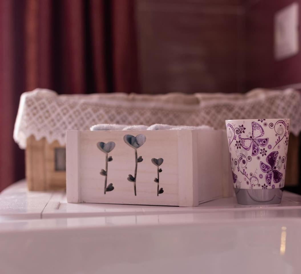 Il Sopracciglio Suites - Green Suite كاسينو المظهر الخارجي الصورة